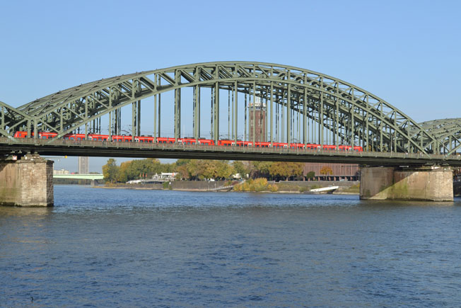 Die Hohenzollernbrücke ...