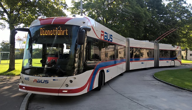 Salzburg AG startet Testbetrieb mit Mega-Obus