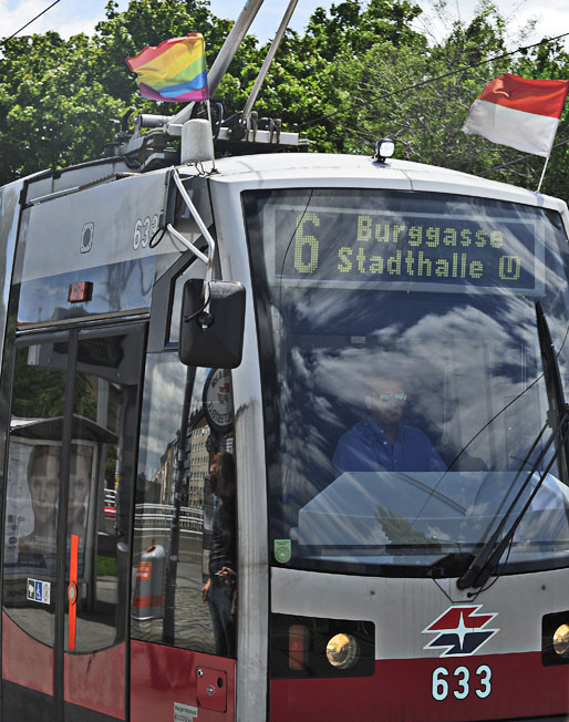 Wiener Linien zeigen Flagge für Vielfalt und Toleranz