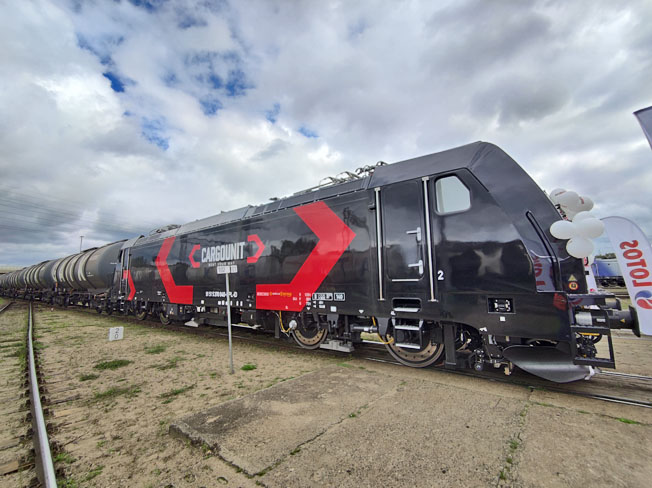 Bombardier liefert TRAXX-Lokomotive an CARGOUNIT